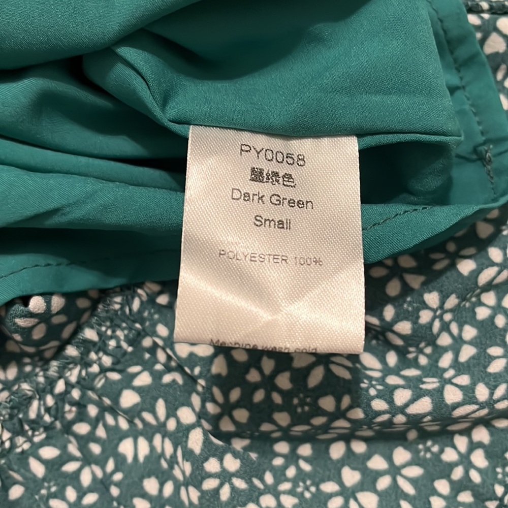 Green and white floral skirt - Picture 7 of 7